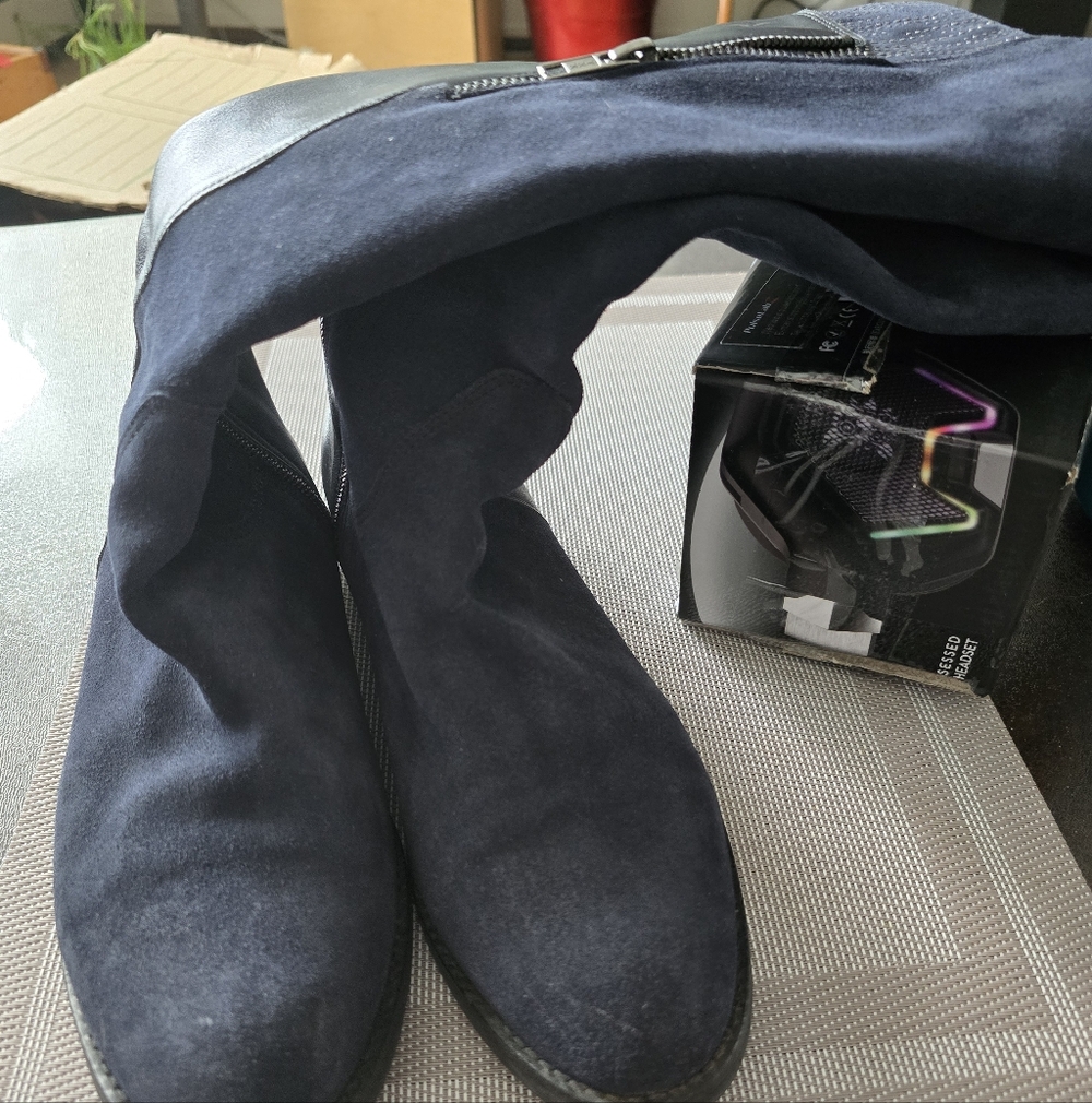 Like New Stylish Navy Blue Suede And Faux Leather Boots